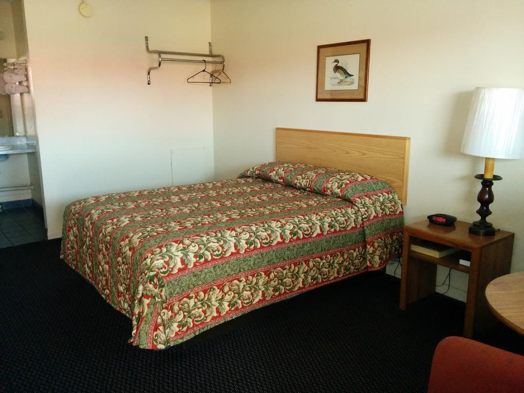Crystal Motel Oakhurst Room photo